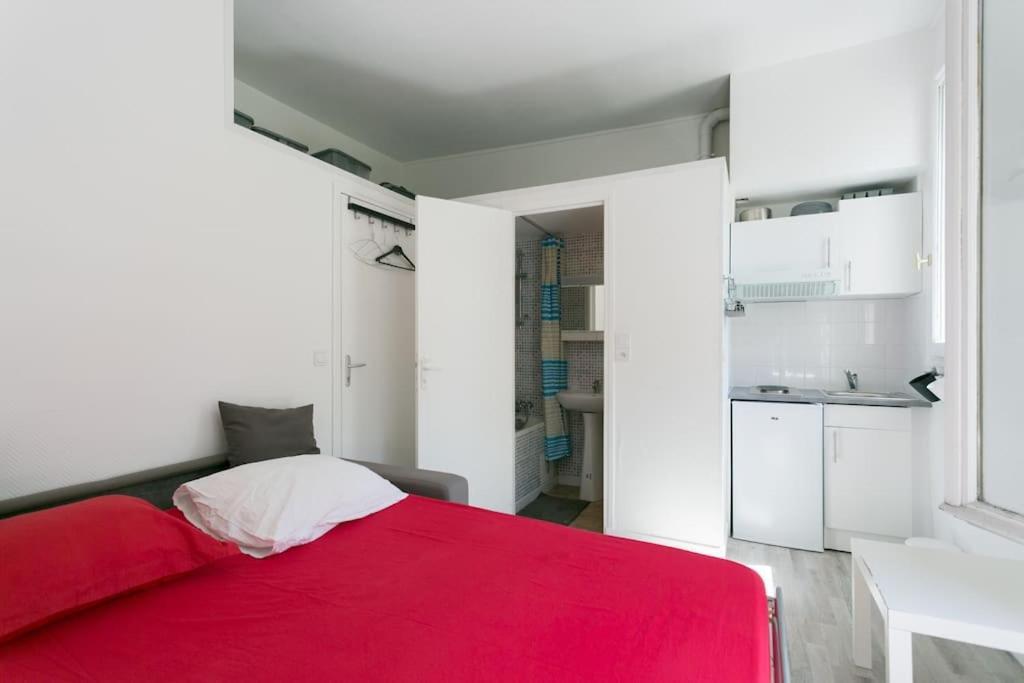 Charming Parisian Studio! Ивры-Сур-Сеине Экстерьер фото