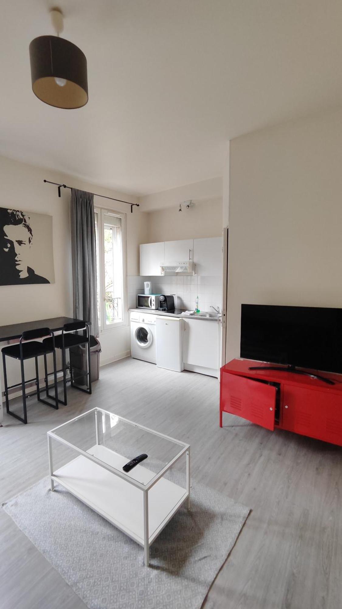 Charming Parisian Studio! Ивры-Сур-Сеине Экстерьер фото