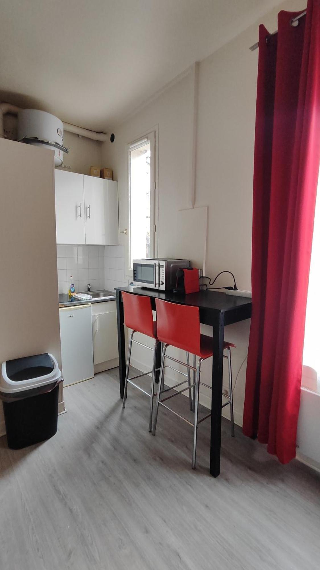 Charming Parisian Studio! Ивры-Сур-Сеине Экстерьер фото