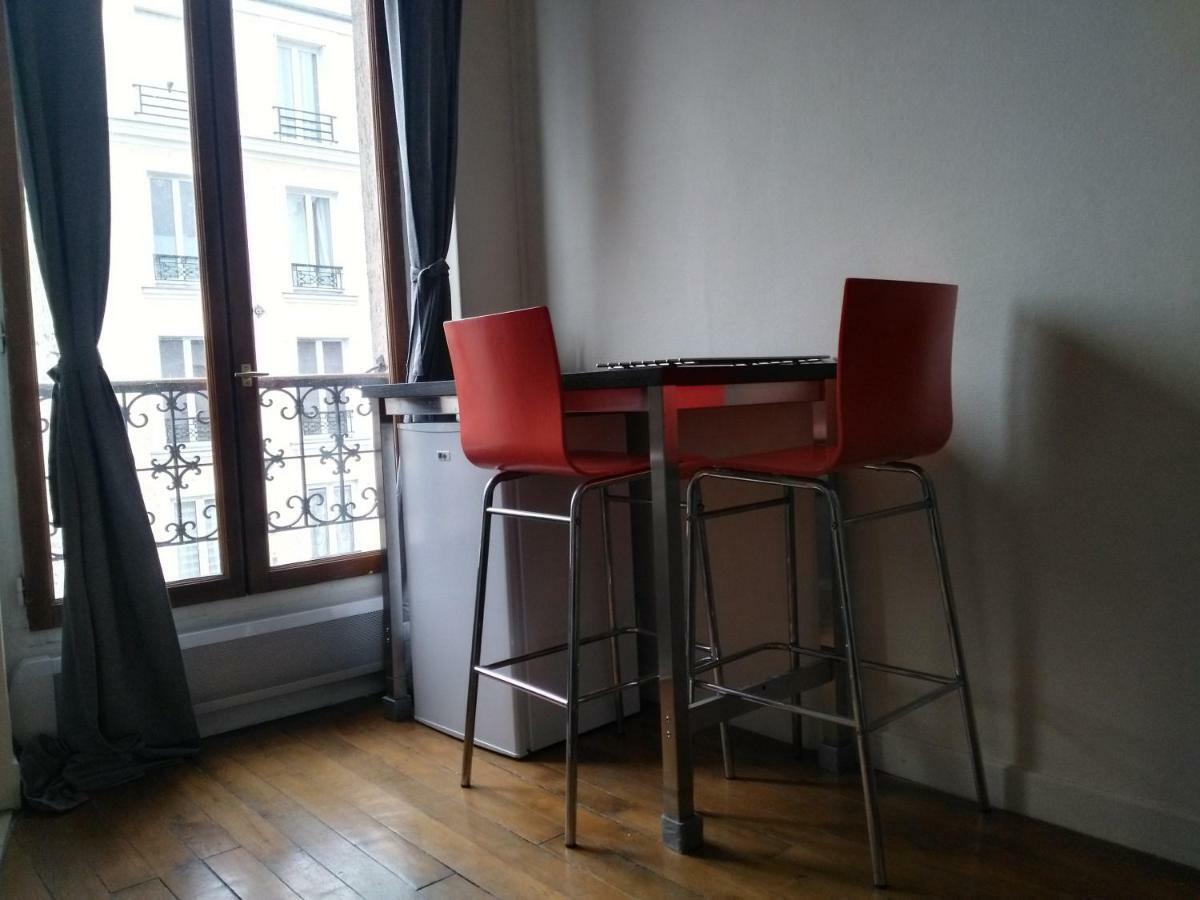 Charming Parisian Studio! Ивры-Сур-Сеине Экстерьер фото