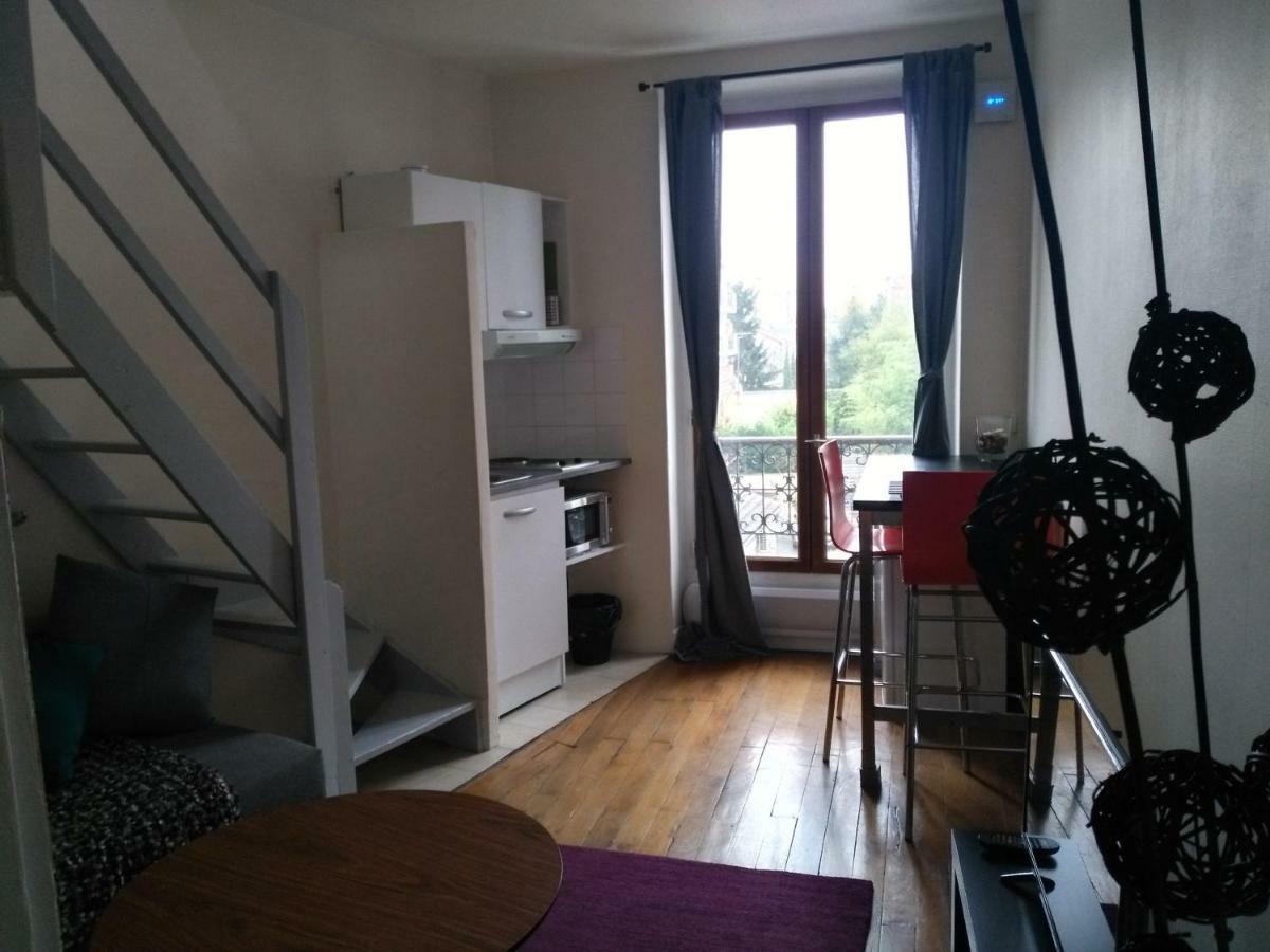 Charming Parisian Studio! Ивры-Сур-Сеине Экстерьер фото