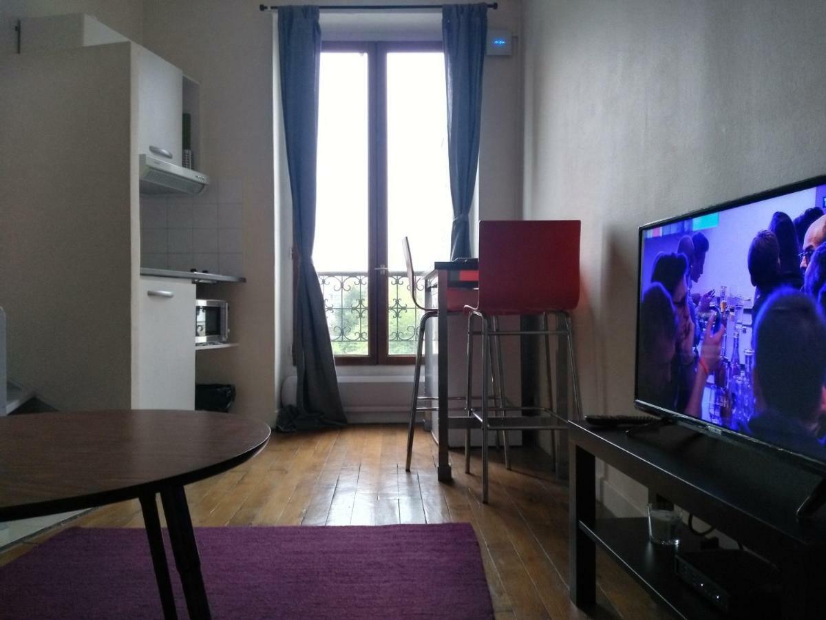 Charming Parisian Studio! Ивры-Сур-Сеине Экстерьер фото